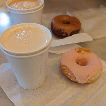 Dahlia Bakery - Chai latte and passion fruit mochi donut - Bakeries Near Me - Seattle, Washington