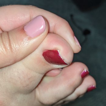Bella Nails Lenexa - Polish doesn't cover cut edge of nail. - Nail Salons Near Me - Lenexa, Kansas