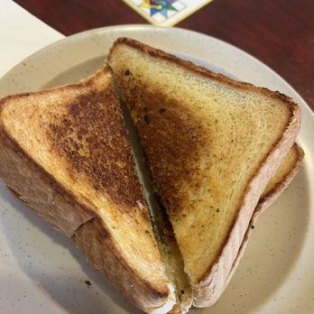 Wolfy’s Leesburg Restaurant - Garlic toast (2 servings) - New American Near Me - Leesburg, Florida