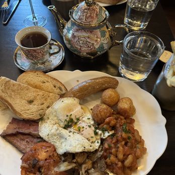 Monarch & Lion - Crema earl grey tea and the full English breakfast - British Near Me - Chicago, Illinois Monarch & Lion - Crema earl grey tea and the full English breakfast - British Near Me - Chicago, Illinois