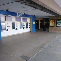 Entrance and ticket purchase