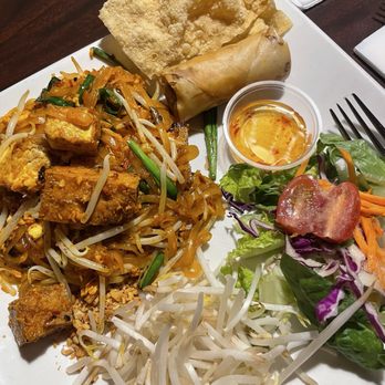 LucKi Thai Bistro - Lunch special tofu pad Thai - Thai Near Me - Las Vegas, Nevada LucKi Thai Bistro - Lunch special tofu pad Thai - Thai Near Me - Las Vegas, Nevada