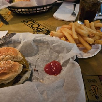 Blueberry Hill - Burger & fries - American Near Me - Saint Louis, Missouri Blueberry Hill - Burger & fries - American Near Me - Saint Louis, Missouri