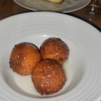 Willow Room - Orange Ricotta Donuts - Wine Bars Near Me - Chicago, Illinois