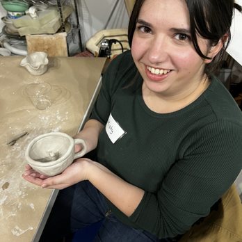 Crystal Shade Pottery - Student with her pottery mug - Art Classes Near Me - Nashville, Tennessee