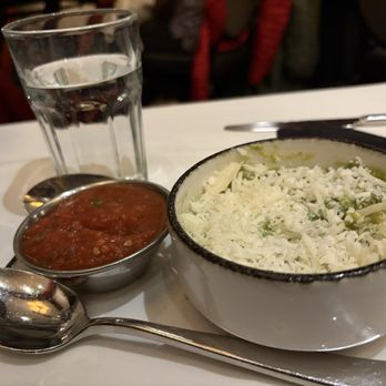 Harry & Izzy's - Guacamole and salsa - Steakhouses Near Me - Indianapolis, Indiana