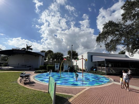 Cox Science Center and Aquarium by null