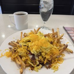 Breakfast poutine