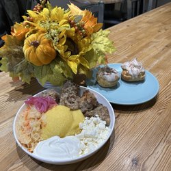 BingeBowl - Taste of Moldova Bowl Vanilla Profiteroles