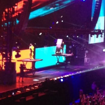 Rose Bowl Stadium - Eminem & Rihanna entrance. - Stadiums & Arenas Near Me - Pasadena, California Rose Bowl Stadium - Eminem & Rihanna entrance. - Stadiums & Arenas Near Me - Pasadena, California