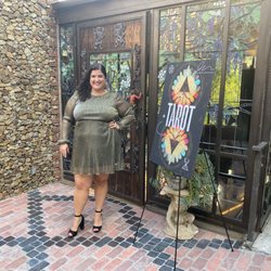 Tree of Life Spiritual Guidance - Reading tarot at the Houdini Estate!