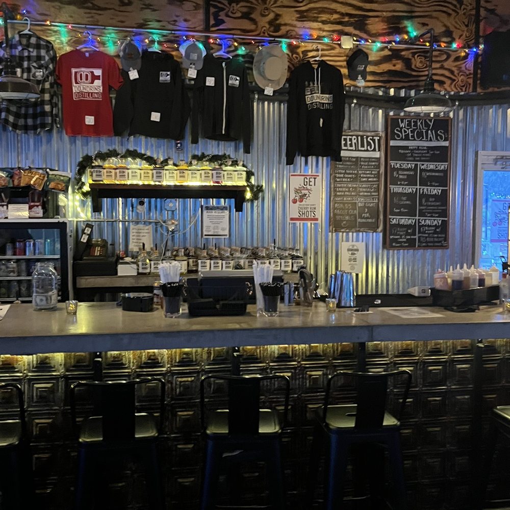 Doundrins Distilling - Bar area - Distilleries Near Me - Cottage Grove, Wisconsin