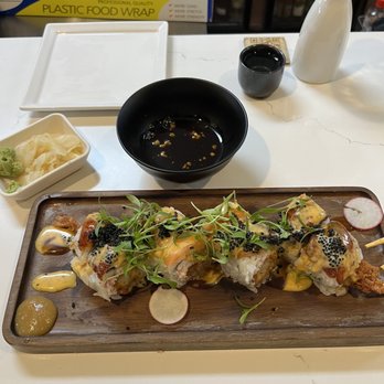 M Sushi Bistro - Hudson Delight Roll - Sushi Bars Near Me - Lodi, California M Sushi Bistro - Hudson Delight Roll - Sushi Bars Near Me - Lodi, California
