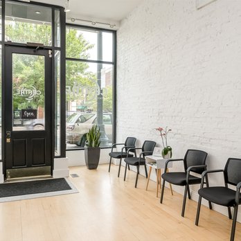 Centre Physical Therapy - Our space is bright, clean and welcoming. - Physical Therapy Near Me - Chicago, Illinois Centre Physical Therapy - Our space is bright, clean and welcoming. - Physical Therapy Near Me - Chicago, Illinois