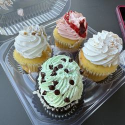 Corolla Cupcakes - Cupcake assortment