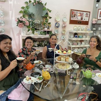 Tea at 1024 - Girls tea - Tea Rooms Near Me - Honolulu, Hawaii Tea at 1024 - Girls tea - Tea Rooms Near Me - Honolulu, Hawaii