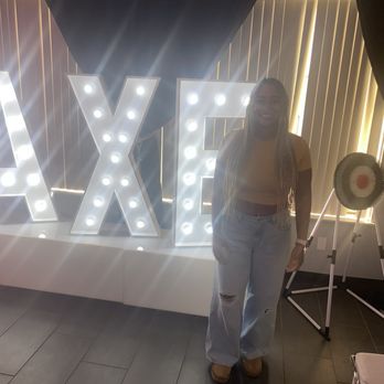 NY Axe Throwing Range - Axe Throwing Near Me - Farmingdale, New York