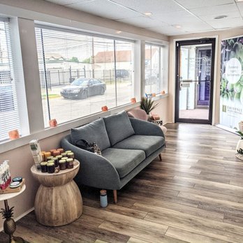 Project Gorgeous - The front door and lounge area. - Acupuncture Near Me - Indianapolis, Indiana