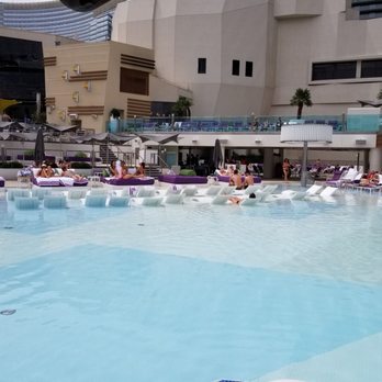 Boulevard Pool - Swimming Pools Near Me - Las Vegas, Nevada
