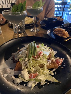 YOLA cocina mexicana by null