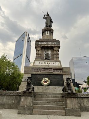 Monument to Cuauhtémoc by null