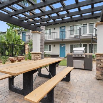 Cantabria Apartments - Enjoy a picnic with friends at our BBQ area - Apartments Near Me - Buena Park, California Cantabria Apartments - Enjoy a picnic with friends at our BBQ area - Apartments Near Me - Buena Park, California