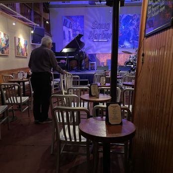 Snug Harbor Jazz Bistro - Seating - Jazz & Blues Near Me - New Orleans, Louisiana