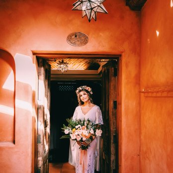 Flor Vida - Wedding bouquet and crown - Florists Near Me - San Diego, California Flor Vida - Wedding bouquet and crown - Florists Near Me - San Diego, California