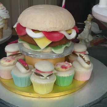 Simply Cakes - Bakeries Near Me - Leeds, XWY