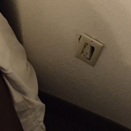 Wall outlet that was missing screw Wall outlet that was missing screw