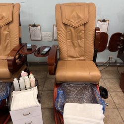 Minh Ly's Nails - Massage chairs