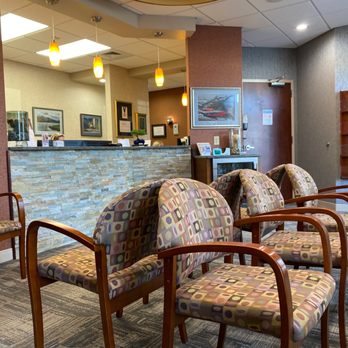Fred H Peck DDS - Very nice waiting room. - Cosmetic Dentists Near Me - Cincinnati, Ohio Fred H Peck DDS - Very nice waiting room. - Cosmetic Dentists Near Me - Cincinnati, Ohio