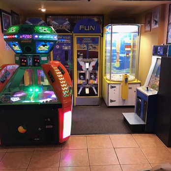 Straw Hat Pizza - Games - Pizza Near Me - Watsonville, California Straw Hat Pizza - Games - Pizza Near Me - Watsonville, California