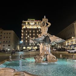 Fontana del Tritone