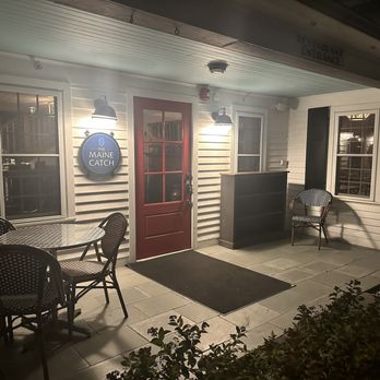 The Maine Catch - Front door - Seafood Near Me - Ogunquit, Maine