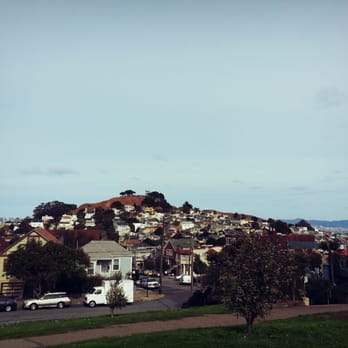 Holly Park - 2/5/2014 - nippy but beautiful clear view of Bernal Heights Park . - Parks Near Me - San Francisco, California