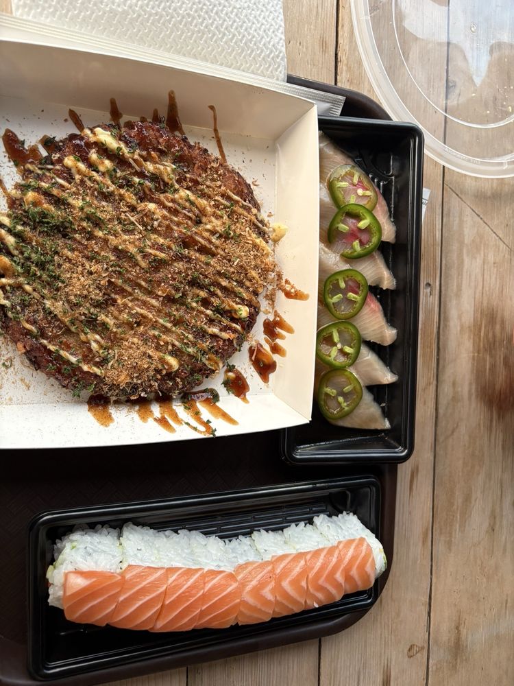 Food from Domo Sushi