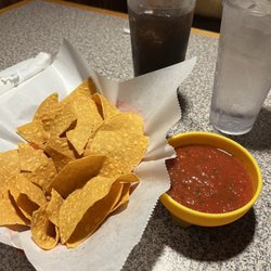El Rio Bravo Mexican Restaurant - Complimentary Chips and Salsa