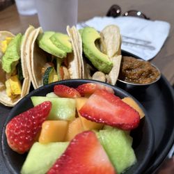 Three Pines Bistro & Bar - veggie tacos