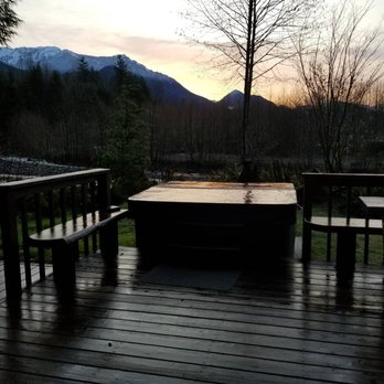 Rainier Cottages - Vacation Rentals Near Me
