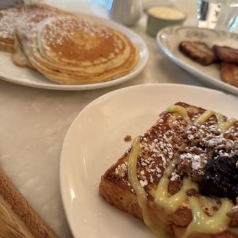 Waverly Kitchen & Bar - French Toast French Toast Buttermilk Pancakes - Cocktail Bars Near Me - Boston, Massachusetts Waverly Kitchen & Bar - French Toast French Toast Buttermilk Pancakes - Cocktail Bars Near Me - Boston, Massachusetts