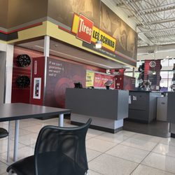 Les Schwab Tire Center