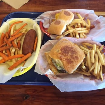 Phil's Icehouse - Burgers Near Me - Austin, Texas
