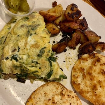Oceans Grille - Spinach and mushroom omelet with breakfast potatoes and English muffin - perfection. - American Near Me - Fort Lauderdale, Florida