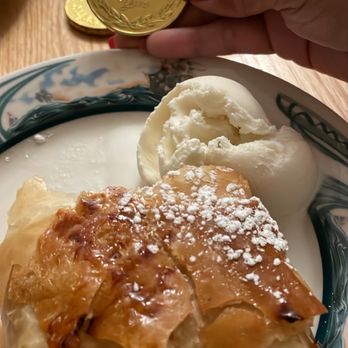 Peter Luger - Shared Apple Strudel with vanilla ice cream ala mode. - Steakhouses Near Me - Brooklyn, New York Peter Luger - Shared Apple Strudel with vanilla ice cream ala mode. - Steakhouses Near Me - Brooklyn, New York