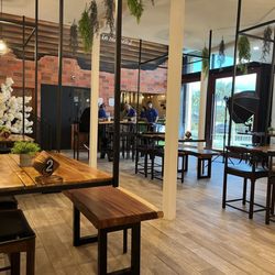 El Shaddai Brunch & Dining - Salón interior