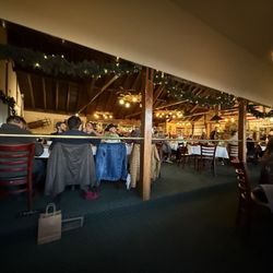 The Pines Lakefront - Inside