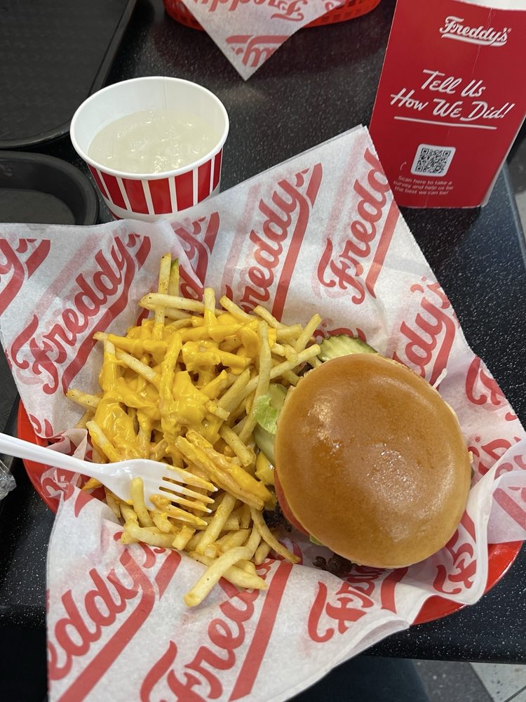 Freddy's Frozen Custard & Steakburgers Logo