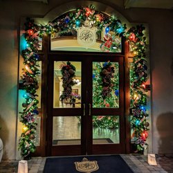 Governors Club - Outside the clubhouse entrance. Holidays 2022.