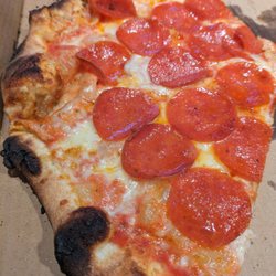 Country Cafè Pizza & More - Pepperoni pizza